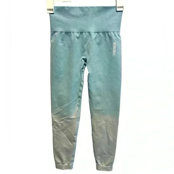 GYMSHARK BLUE OMBRÉ CROPPED CAPRI LEGGINGS - Picture 2 of 4